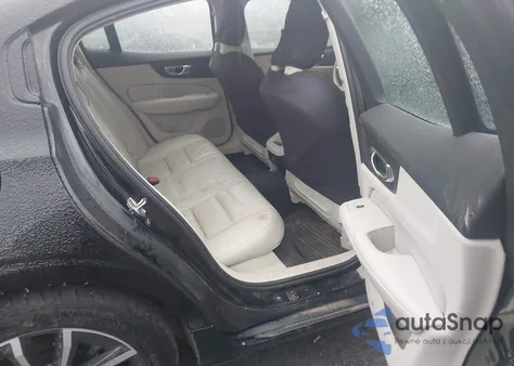 2022 Volvo S60 B5 Black Edition Momentum/B5 Inscription/B5 Momentum from USA, damaged, VIN 7JRL12TZ6NG177605